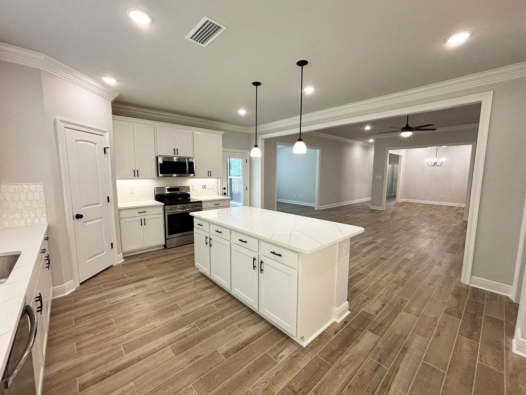5 of 32 - 234 E Tweet Street, Freeport, FL