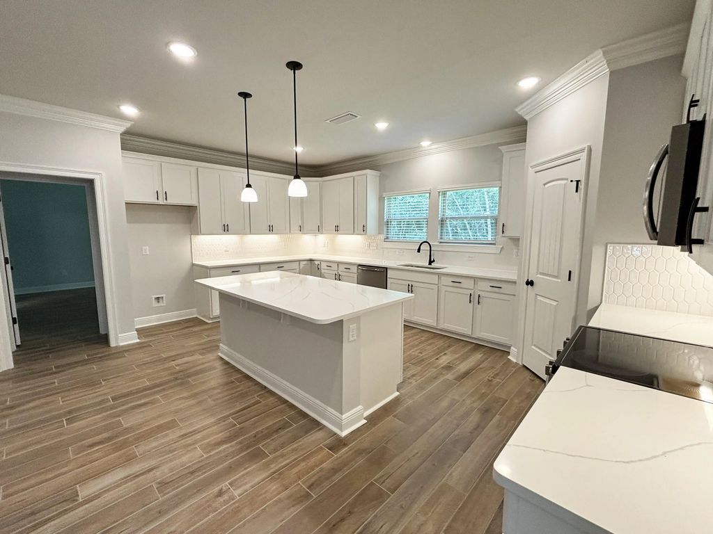 6 of 32 - 234 E Tweet Street, Freeport, FL
