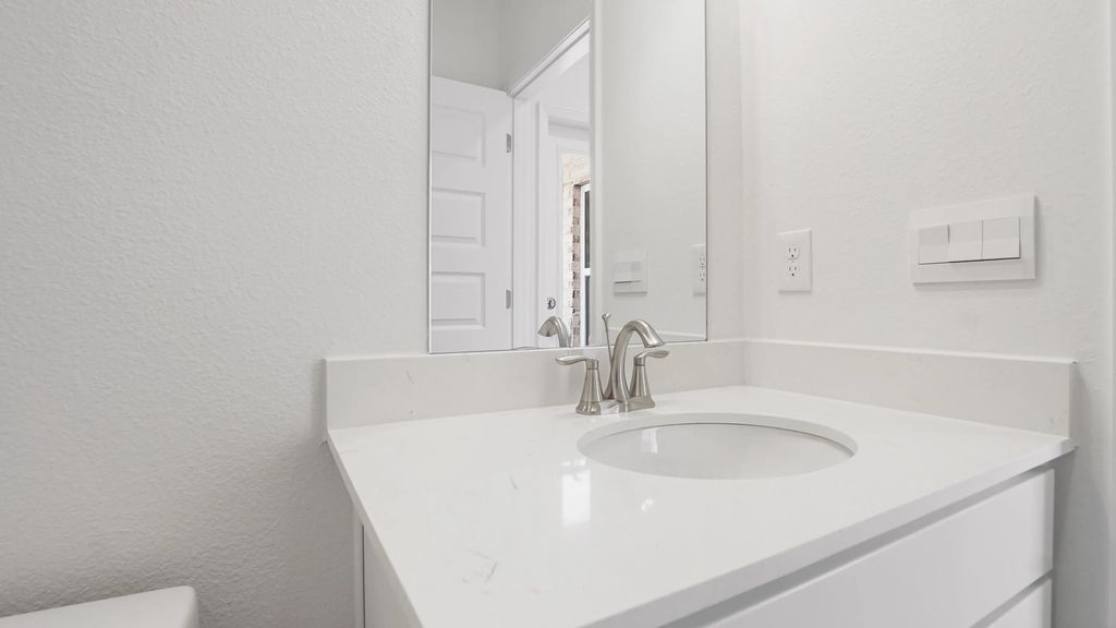 19 of 31 - 206 W Farm Owl Drive, Freeport, FL