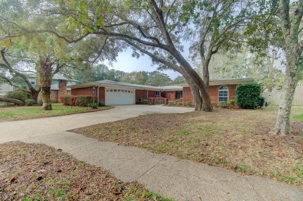 613 Ne Cambridge Avenue, Fort Walton Beach