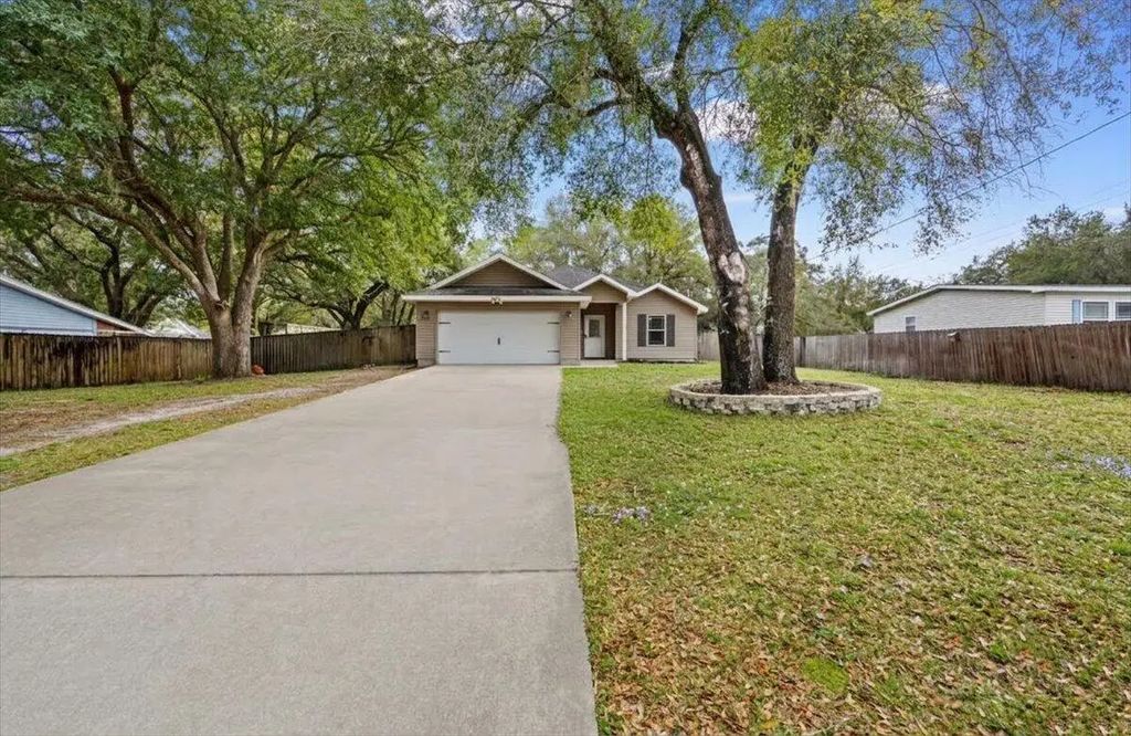 8445 Rynes Circle, Navarre