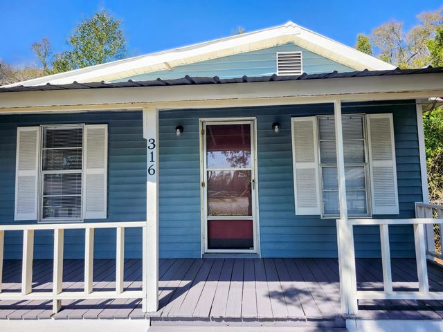 Photo of Listing #997352