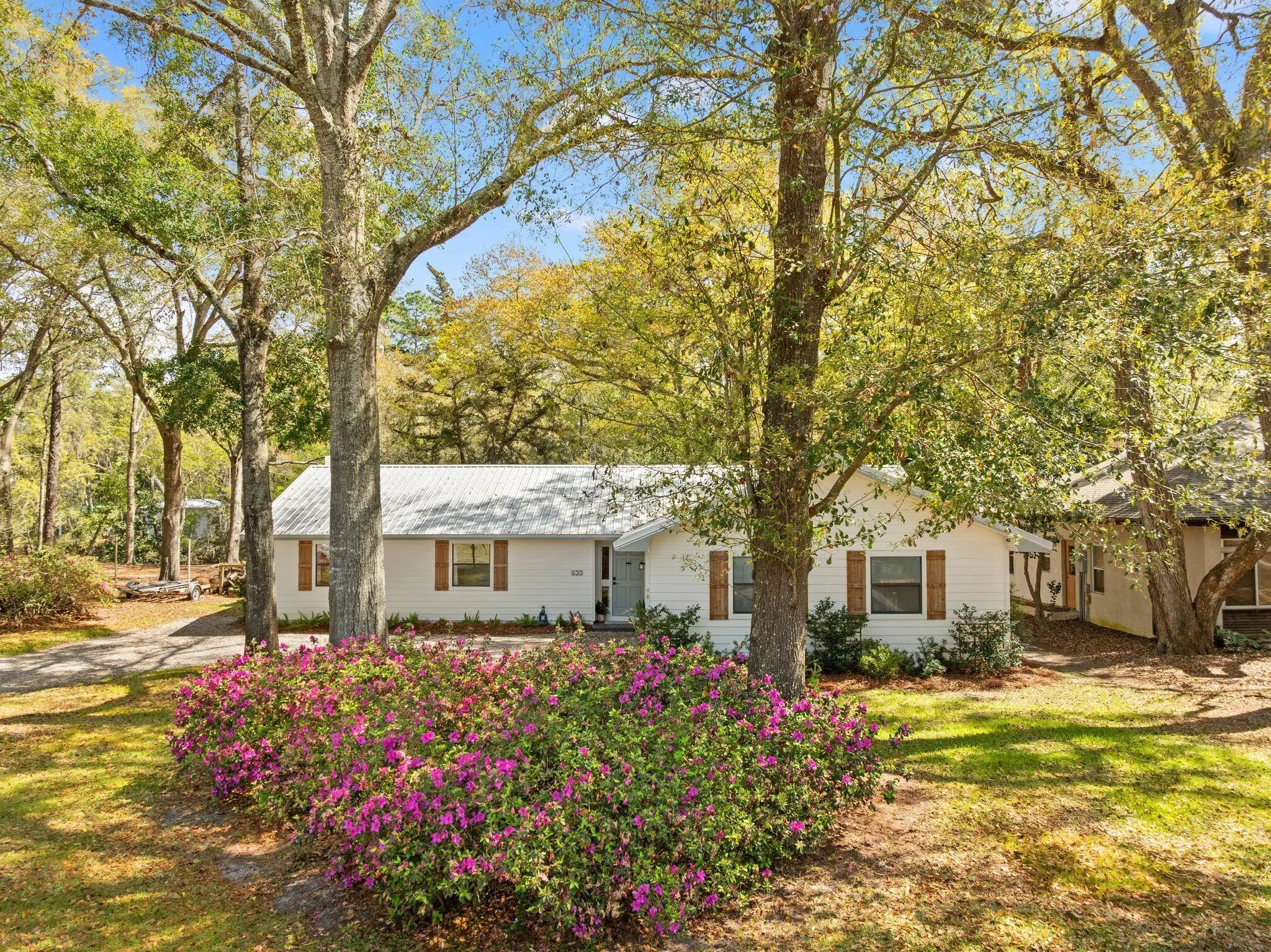 Photo of Listing #997834