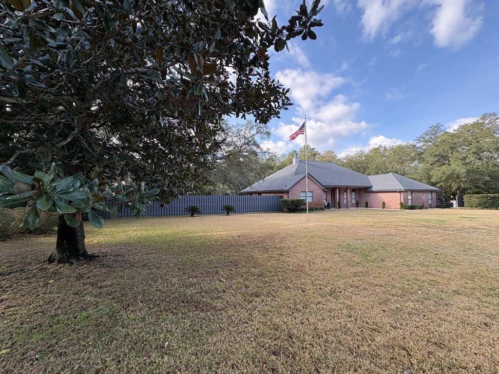 6965 Summit Drive, Navarre