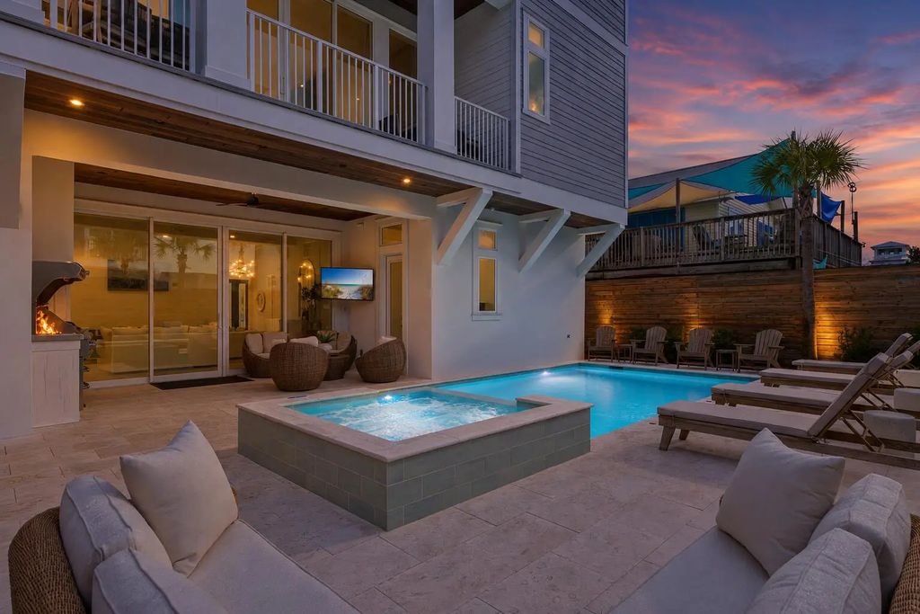 65 Daytona Street, Miramar Beach