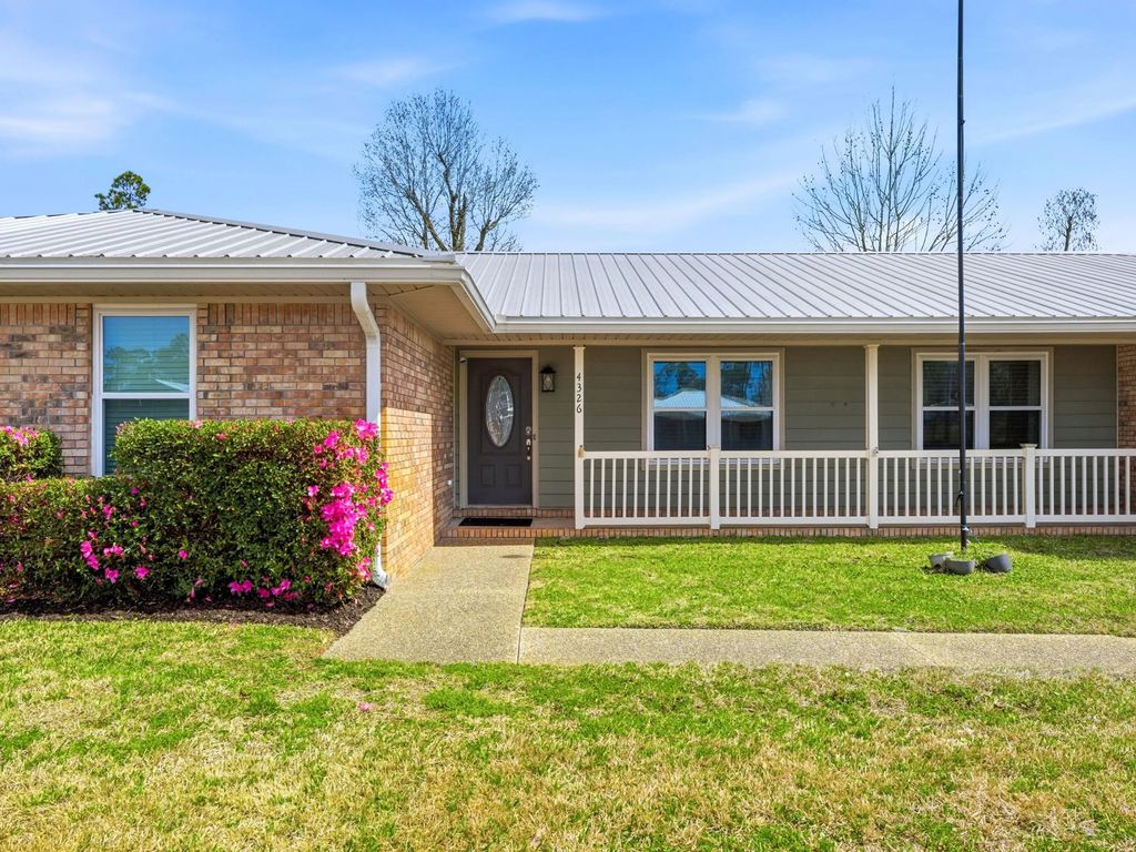 4326 Pine Tree Lane, Lynn Haven
