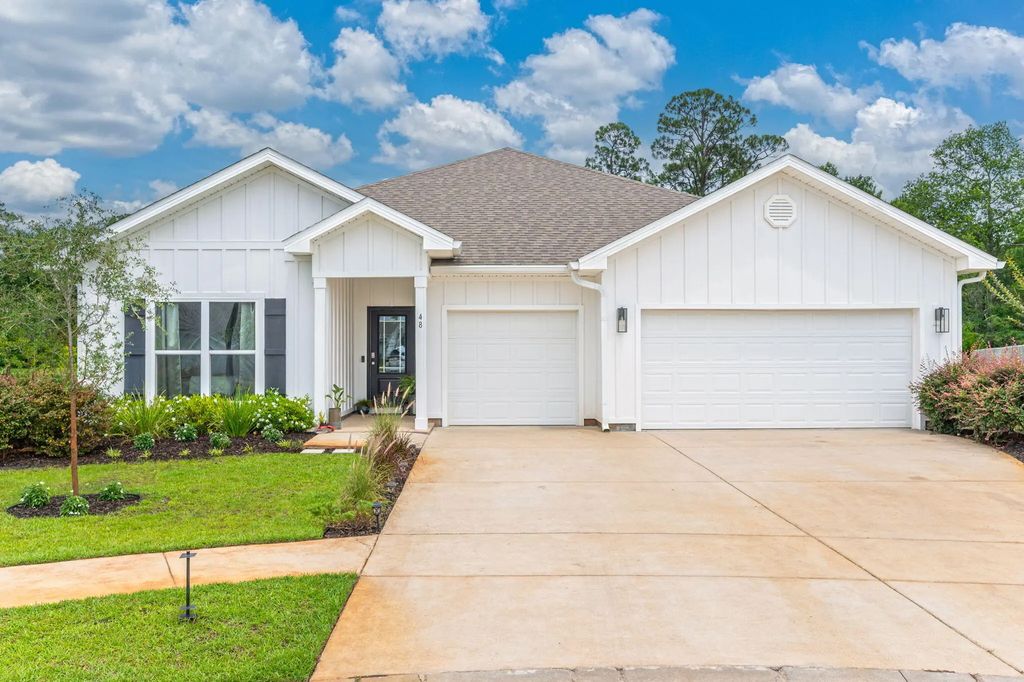 48 Hammock Circle, Freeport