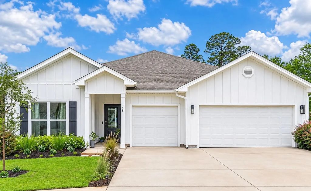 48 Hammock Circle, Freeport