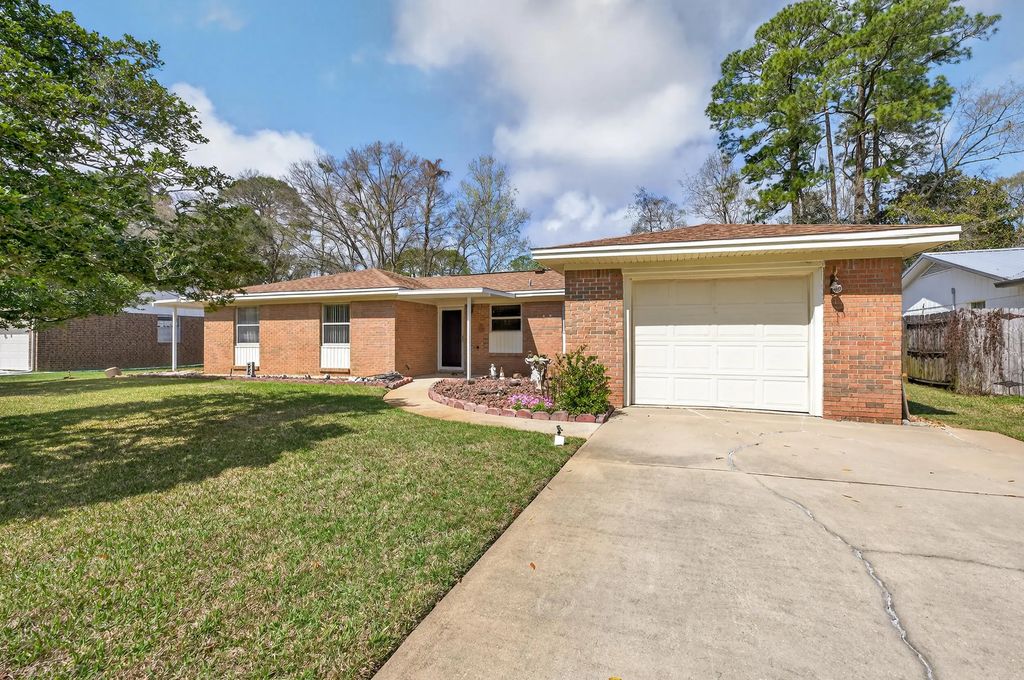 323 Pontevedra Lane, Niceville