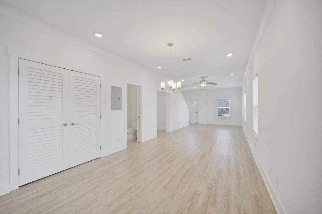 19 of 71 - 139 Date Palm Lane, Freeport, FL