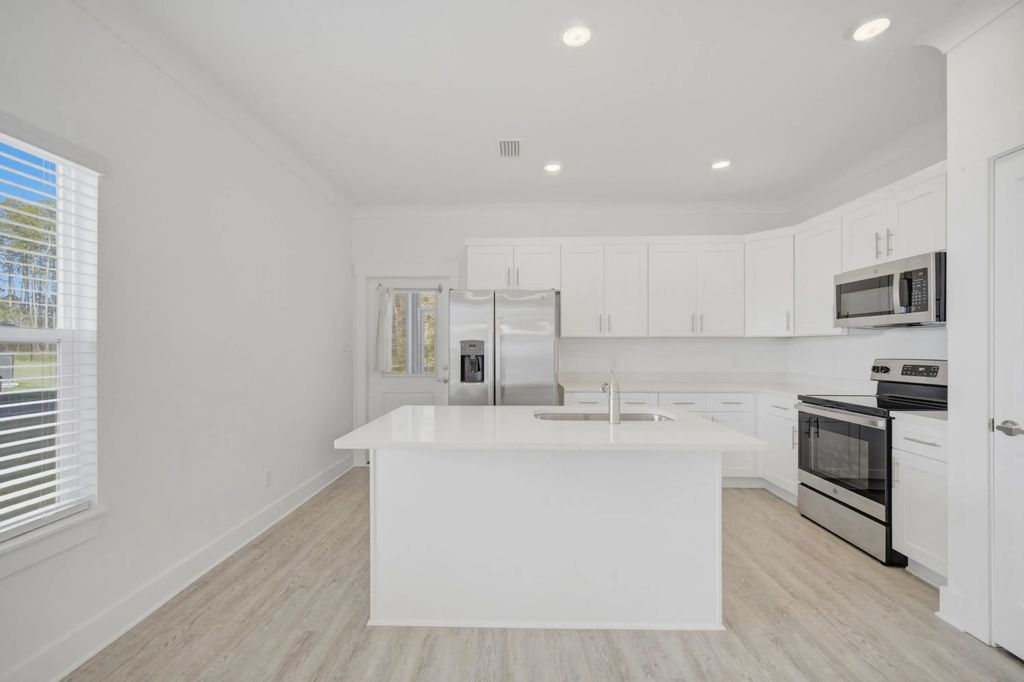 20 of 71 - 139 Date Palm Lane, Freeport, FL