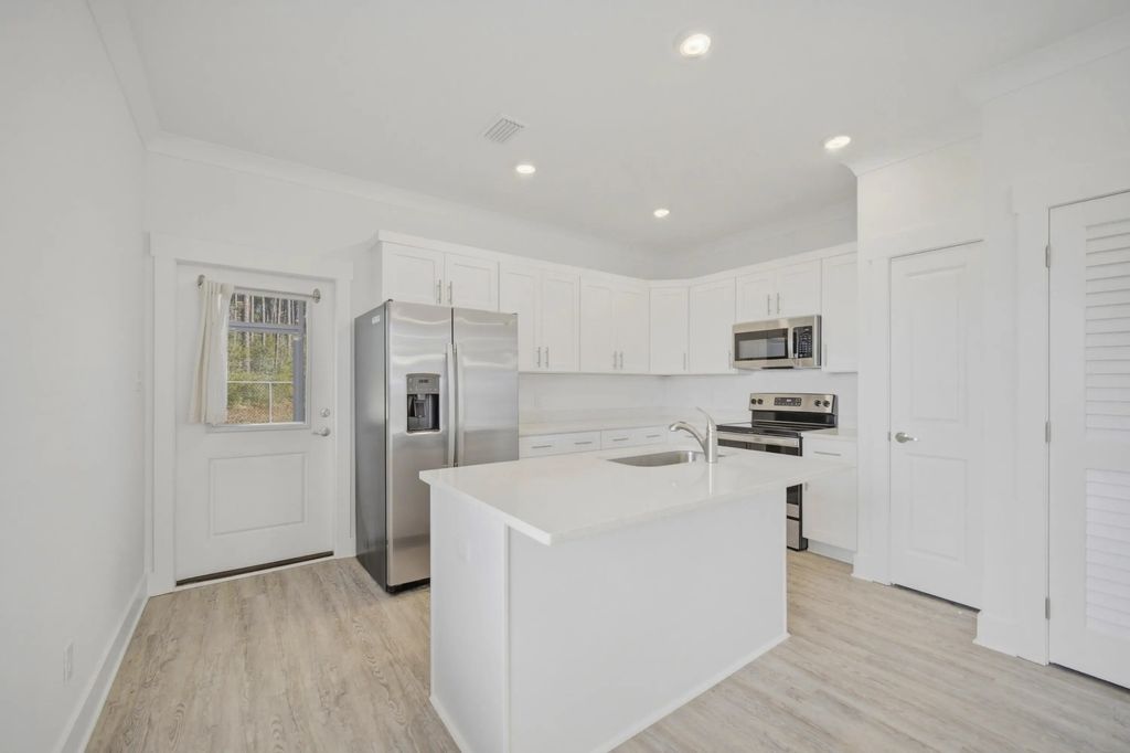 21 of 71 - 139 Date Palm Lane, Freeport, FL