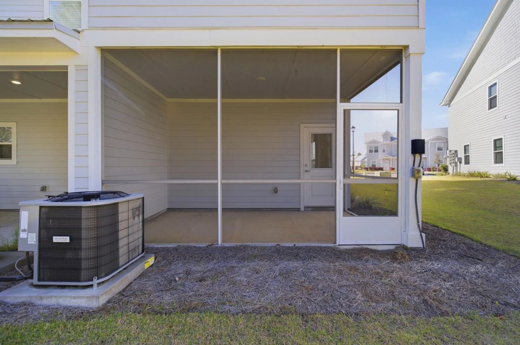 27 of 71 - 139 Date Palm Lane, Freeport, FL