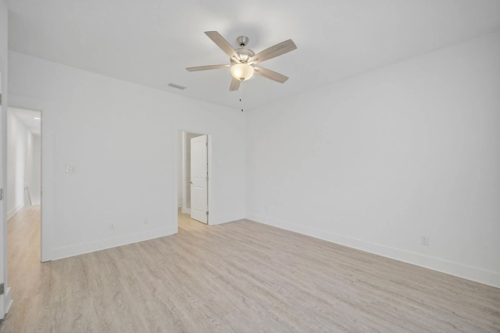 37 of 71 - 139 Date Palm Lane, Freeport, FL