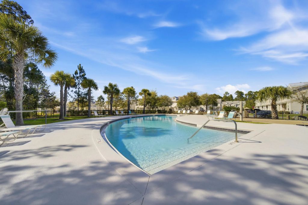 61 of 71 - 139 Date Palm Lane, Freeport, FL