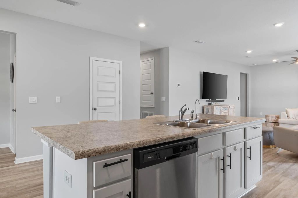 13 of 42 - 38 Silverthorn Street, Freeport, FL