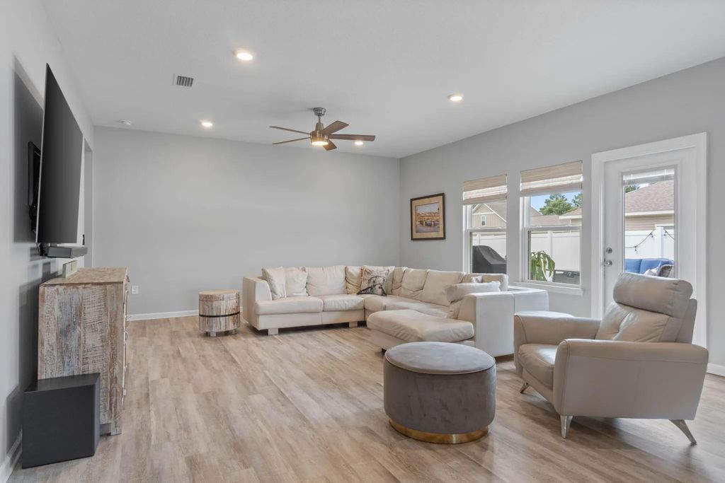 15 of 42 - 38 Silverthorn Street, Freeport, FL