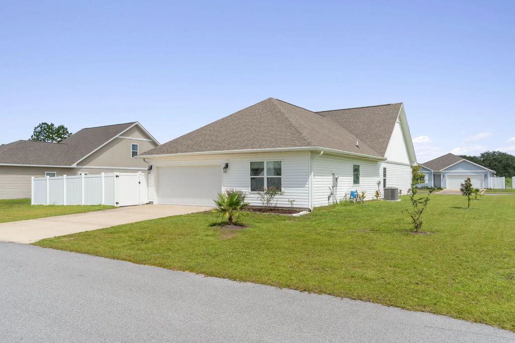 32 of 42 - 38 Silverthorn Street, Freeport, FL