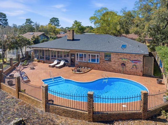 1013 E Troon Drive, Niceville