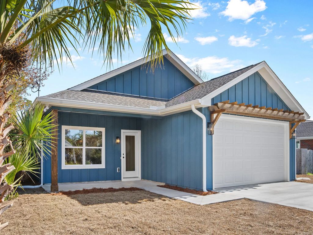 2411 E 16th Street, Panama City