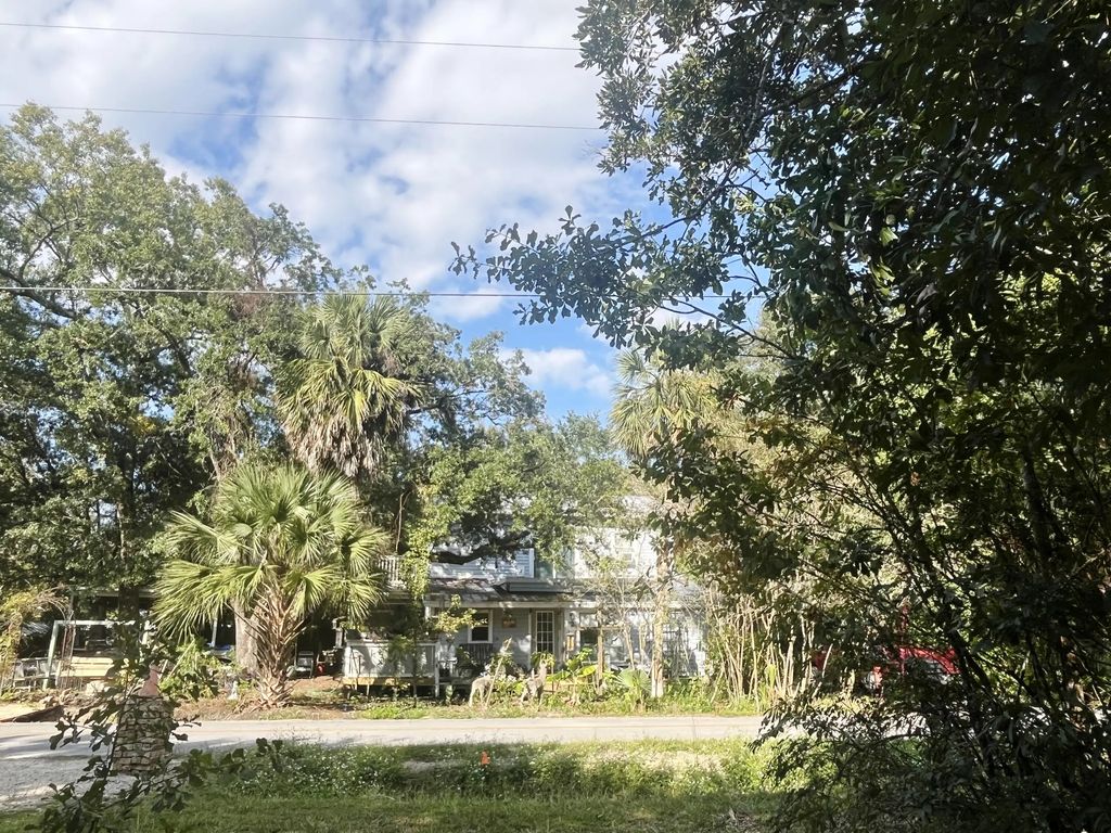 58 Hankins Road, Freeport