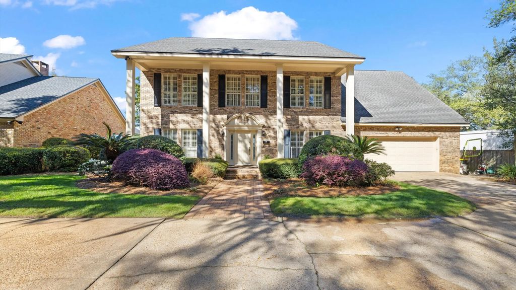 217 Yacht Club Drive, Fort Walton Beach