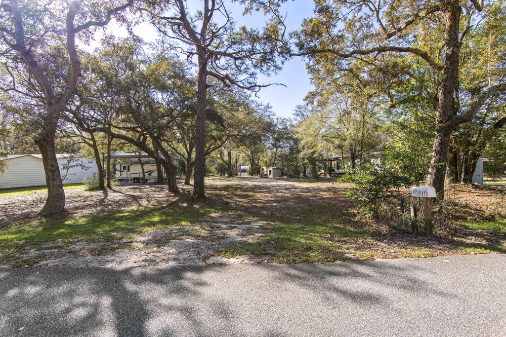 10 of 21 - 211 Carol Drive, Freeport, FL