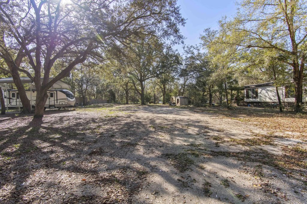 12 of 21 - 211 Carol Drive, Freeport, FL