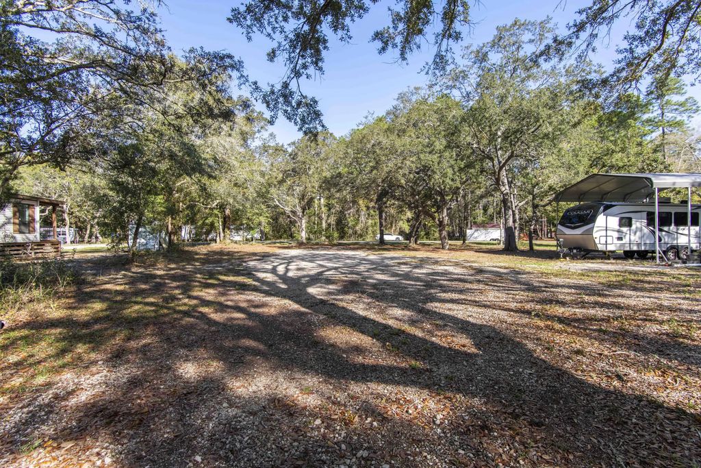 13 of 21 - 211 Carol Drive, Freeport, FL