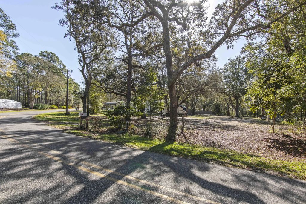 20 of 21 - 211 Carol Drive, Freeport, FL