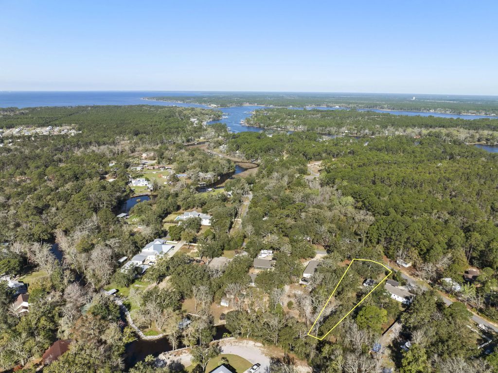 6 of 21 - 211 Carol Drive, Freeport, FL