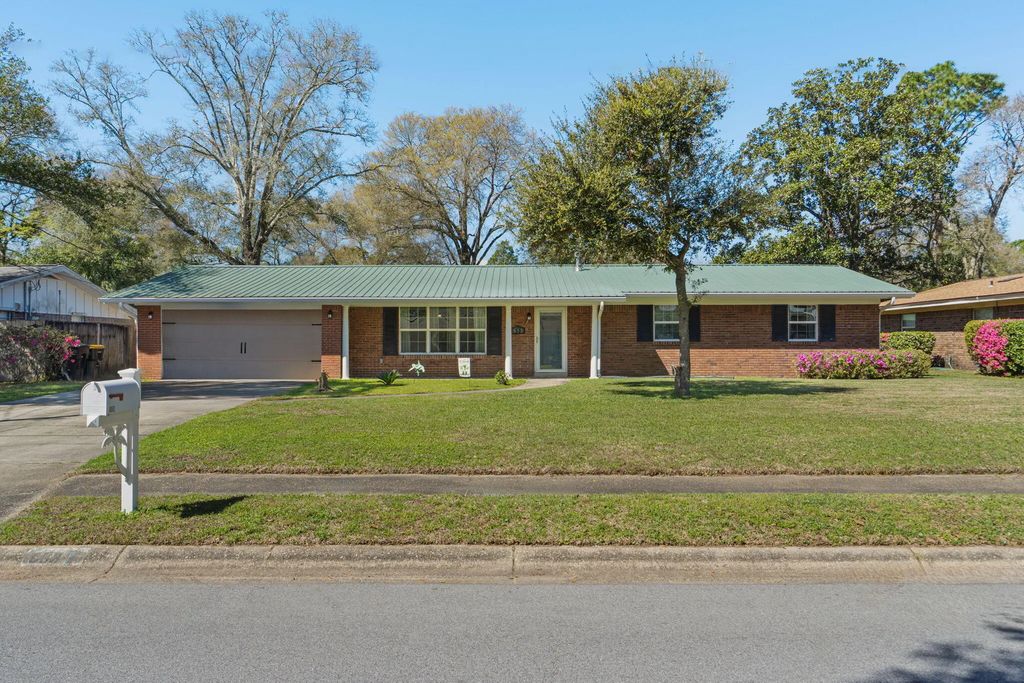 653 Ne Golf Course Drive, Fort Walton Beach