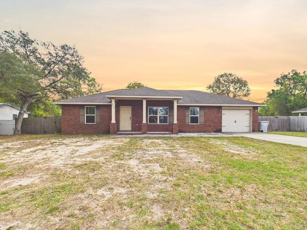 2776 Penn Street, Navarre