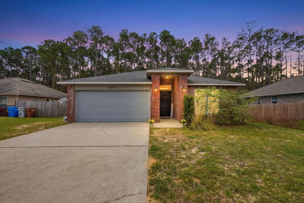 8425 Sevilla Street, Navarre