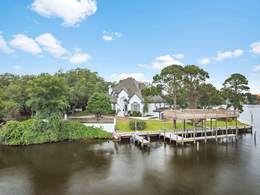9 of 58 - 717 6th Street, Destin, FL