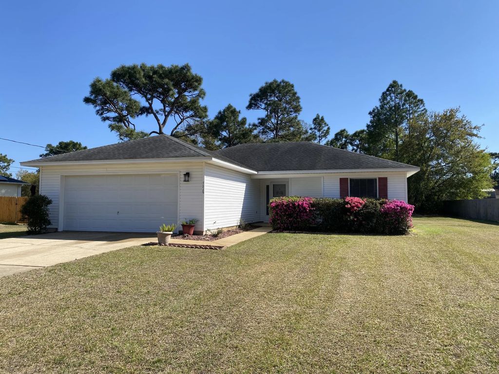 7229 Broadmoor Street, Navarre