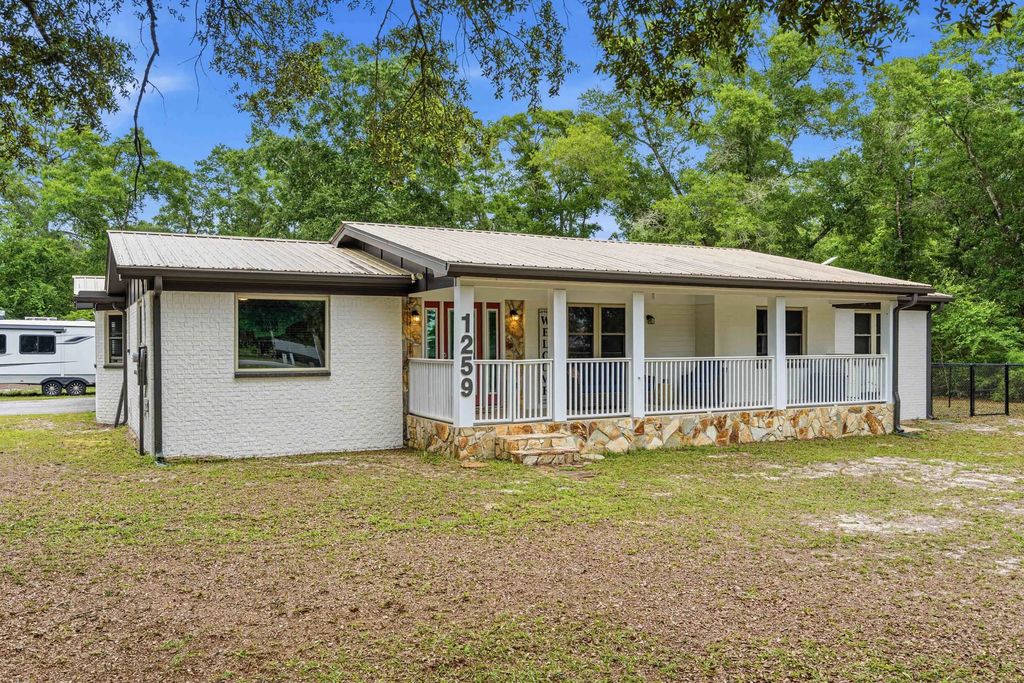 1259 Black Creek Boulevard, Freeport