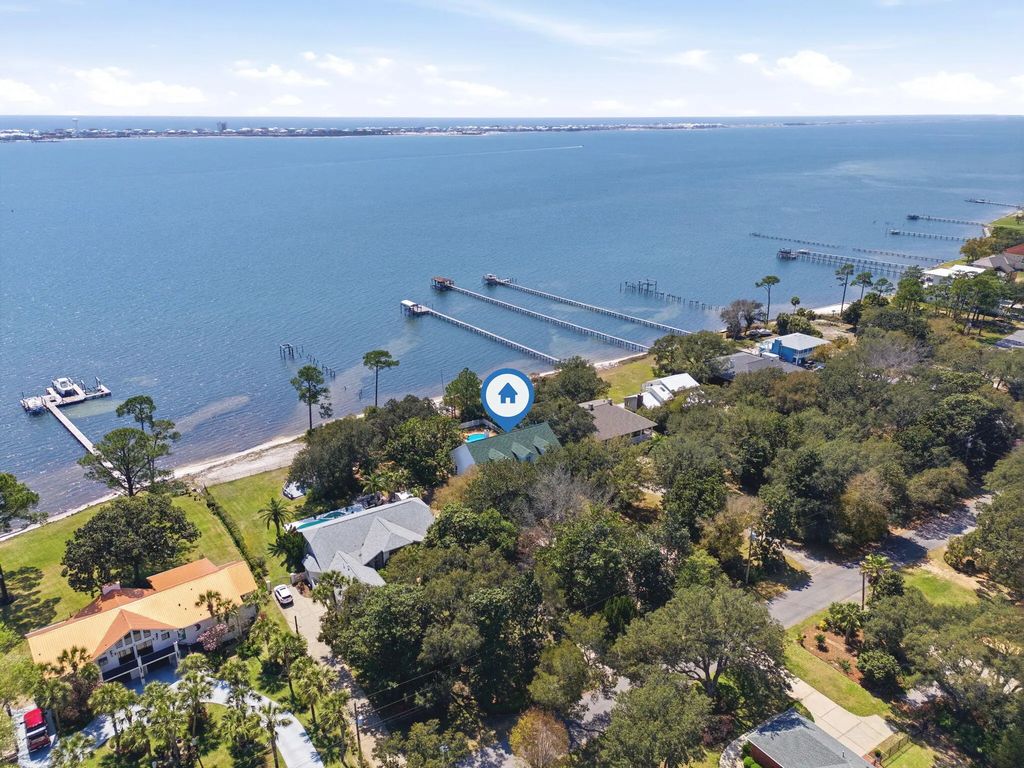 8127 Pompano Street, Navarre