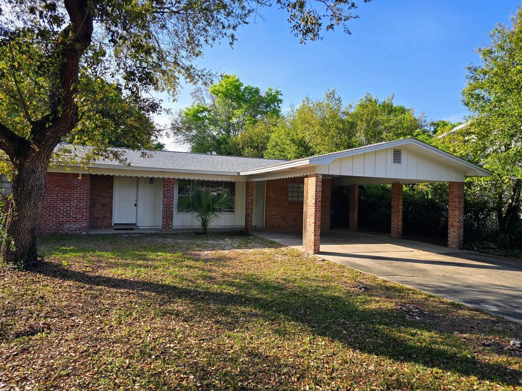 1004 Middle Drive, Fort Walton Beach