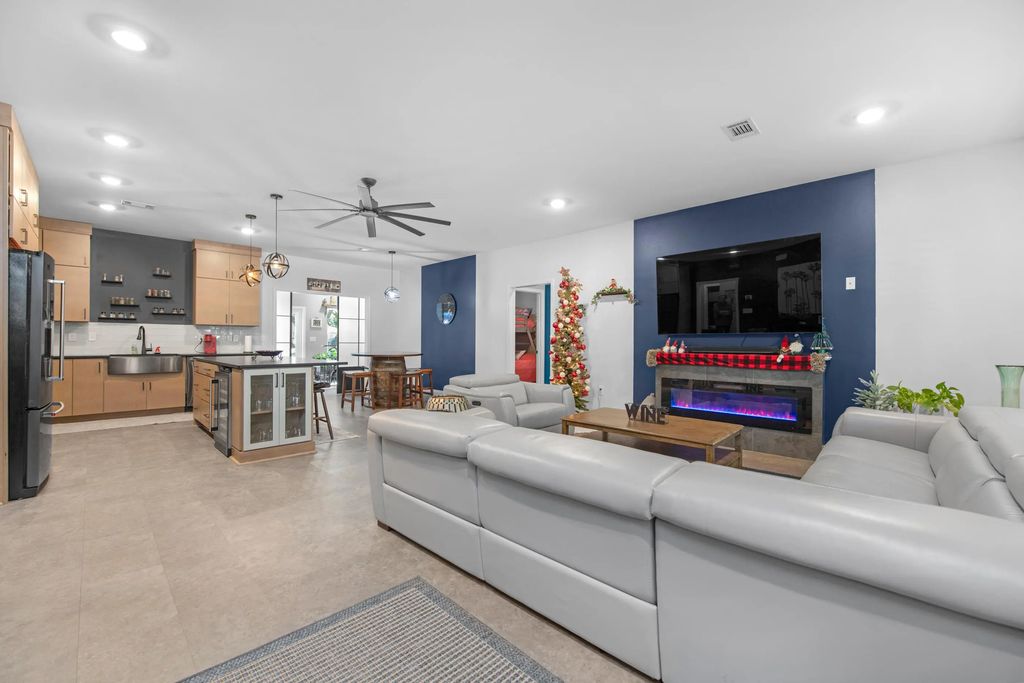 6 of 76 - 342 Eastern Street, Freeport, FL