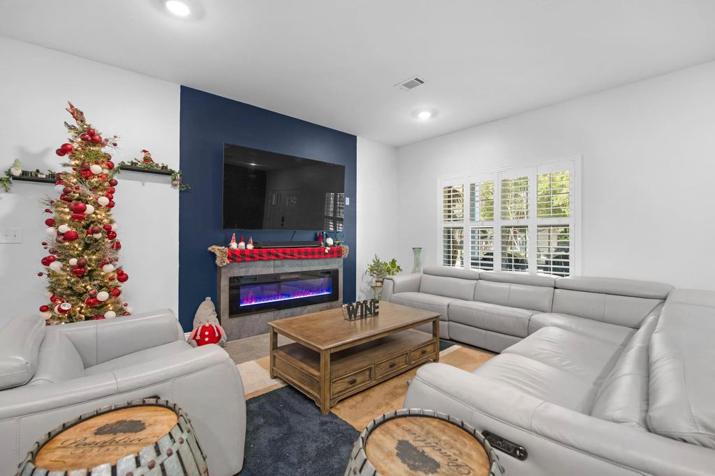 9 of 76 - 342 Eastern Street, Freeport, FL
