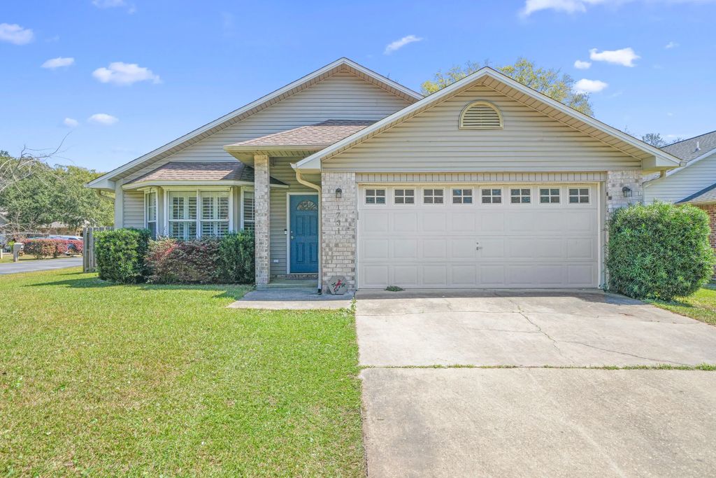 1731 Ivalea Circle, Navarre