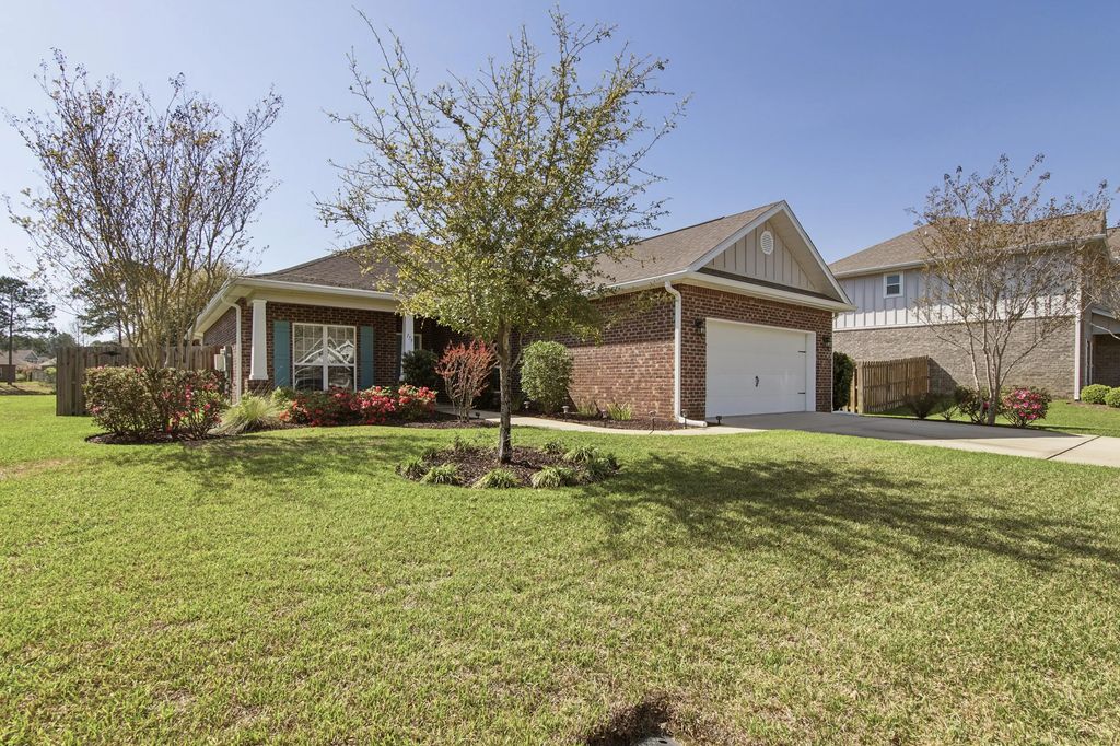 179 Windchime Way, Freeport