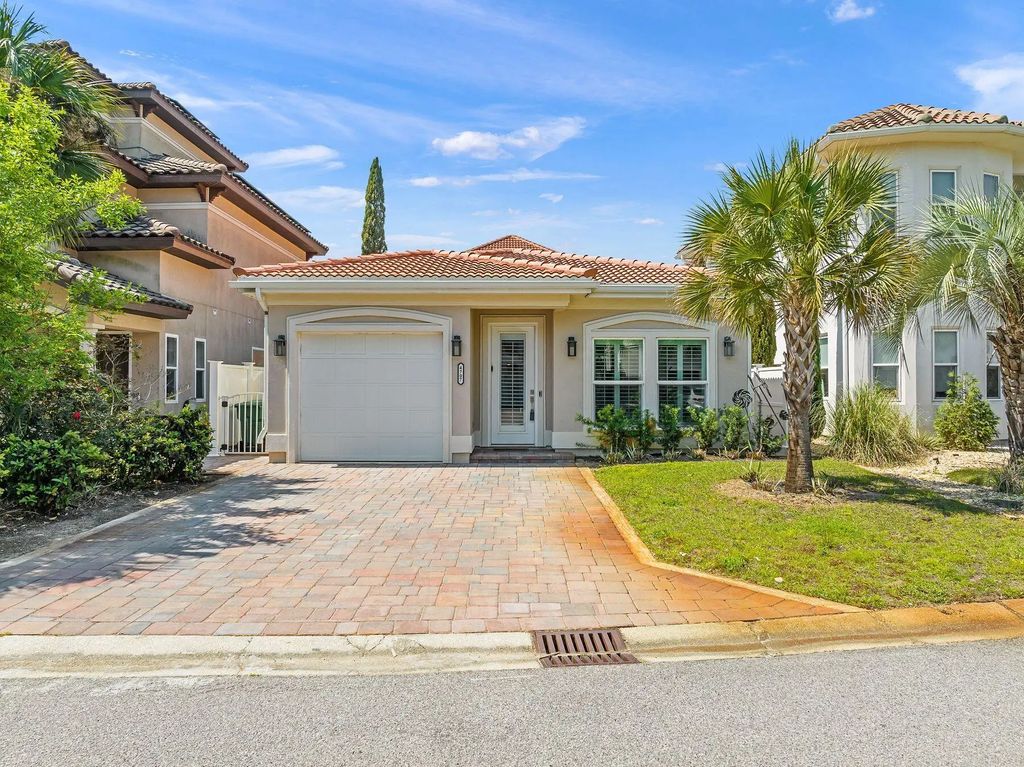 2 of 35 - 4707 Amhurst Circle, Destin, FL