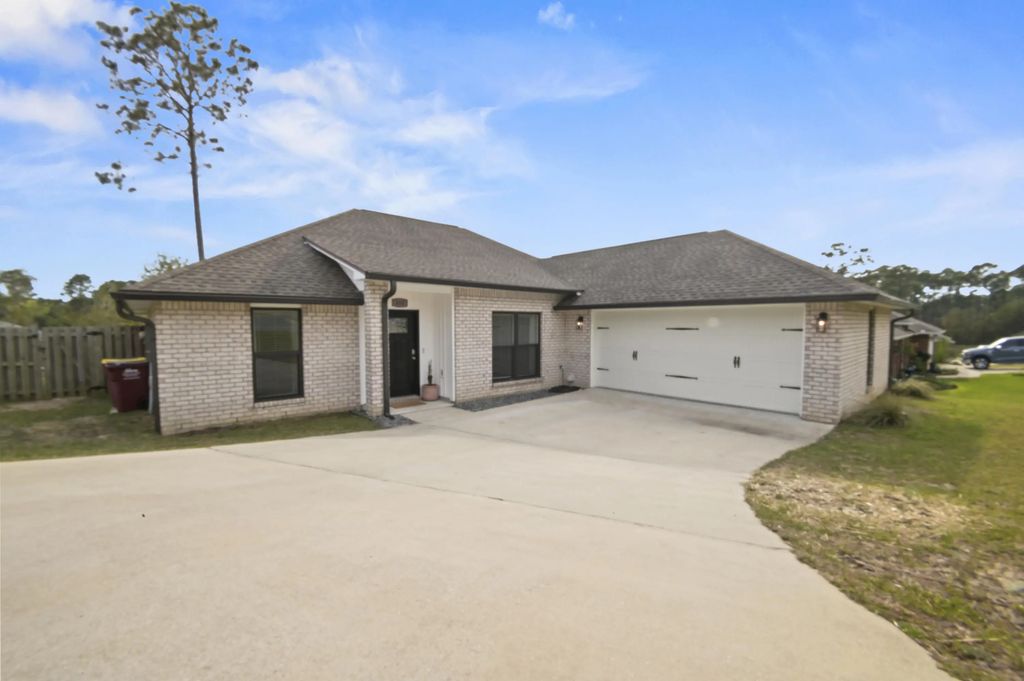 400 Scooter Cove, Crestview