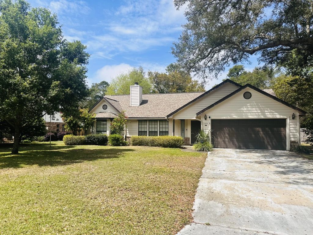 1220 Whitewood Way, Niceville