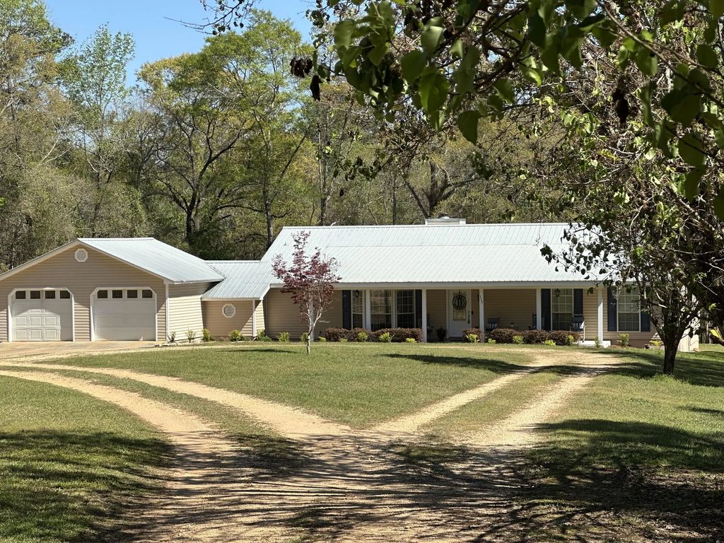 115 Cedar Lane, Other