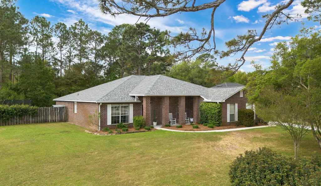 2400 Crescent Road, Navarre