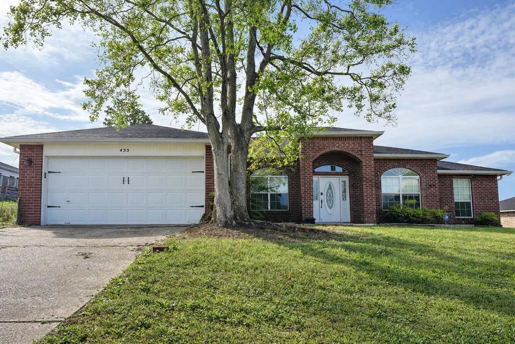 455 Jillian Drive, Crestview