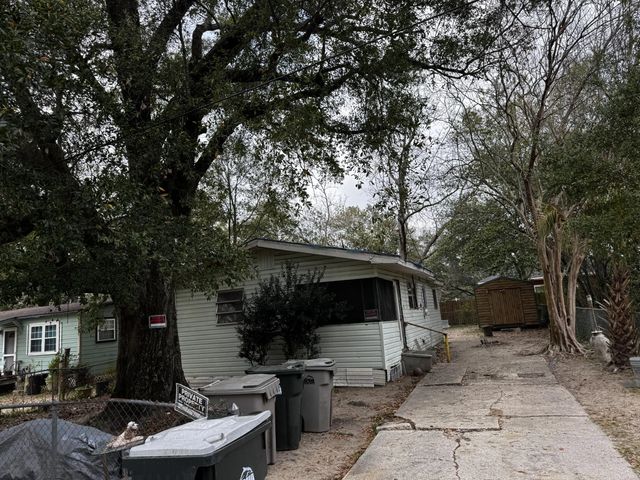 Photo of Listing #999395